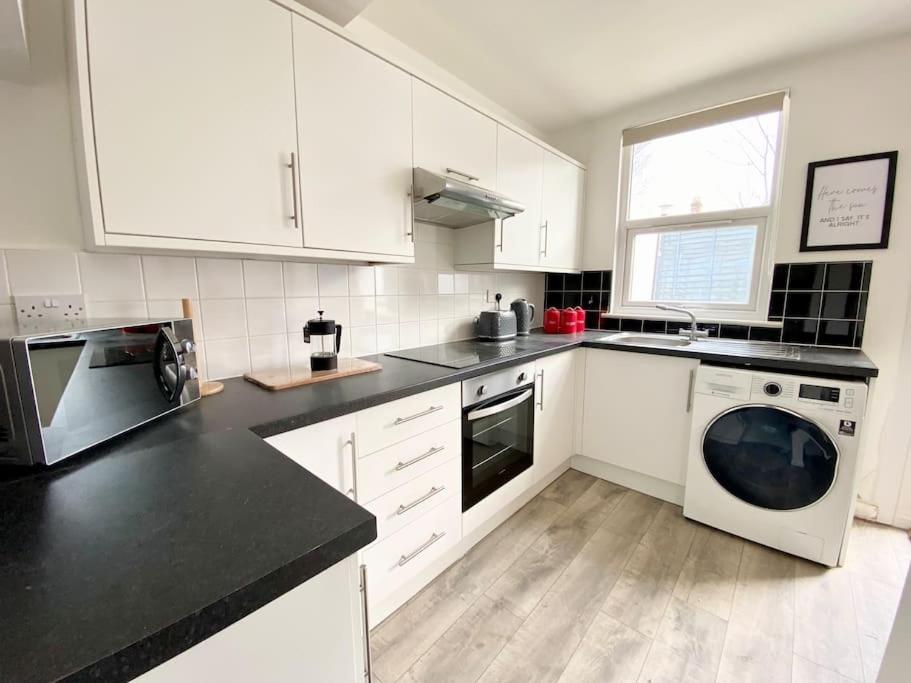 Charming Seaside Cottage In Leigh-On-Sea Southend-on-Sea Exteriér fotografie
